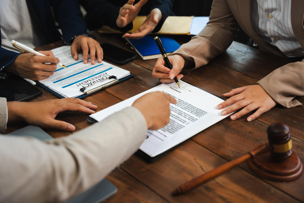 Можно ли выписать временно зарегистрированного без его согласия