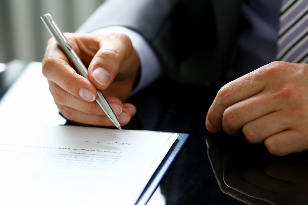 О выселении: статьи, иски и возражения