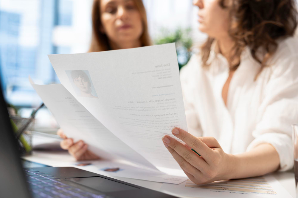 Как выписать из квартиры по доверенности ?